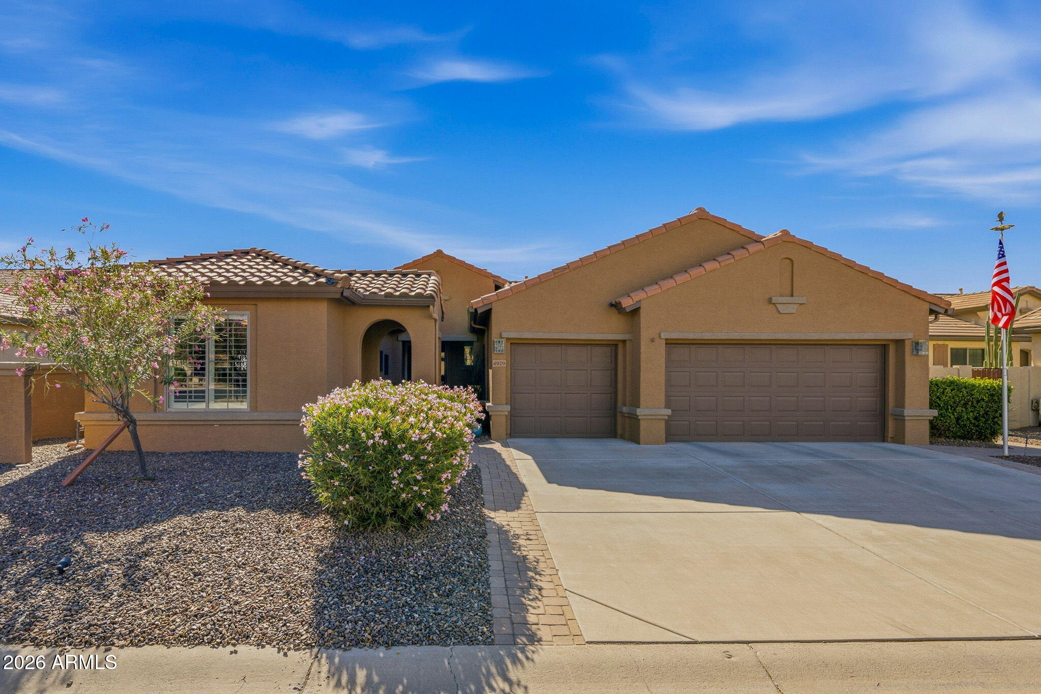 4929 W MOHAWK Drive