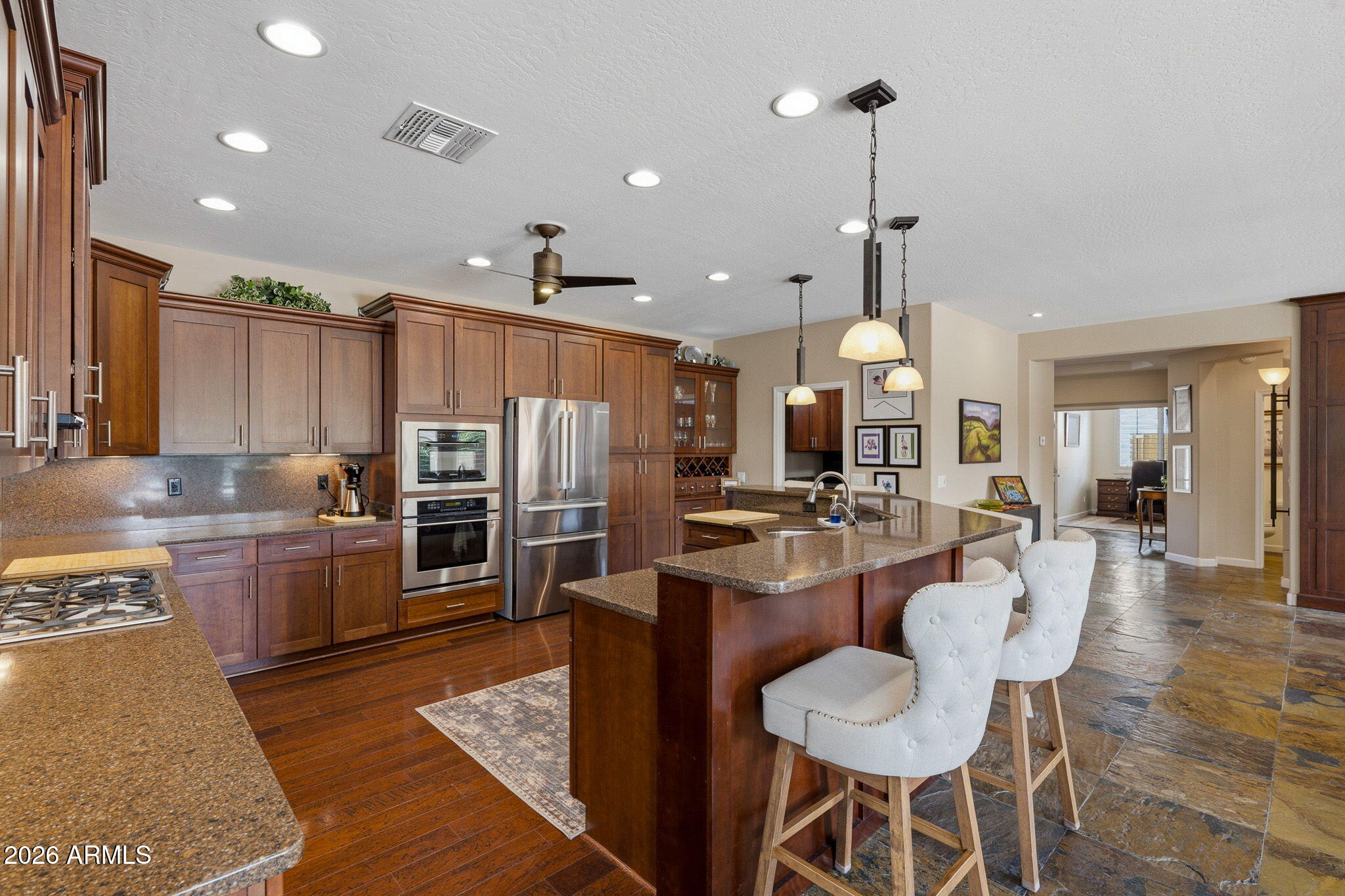 4929 W MOHAWK Drive