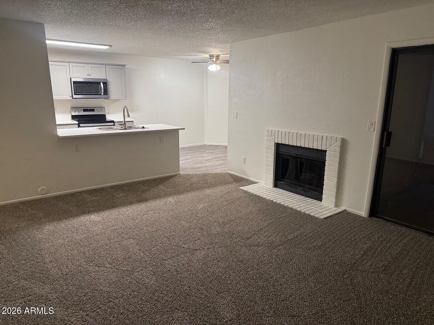 5236 W PEORIA Avenue 102