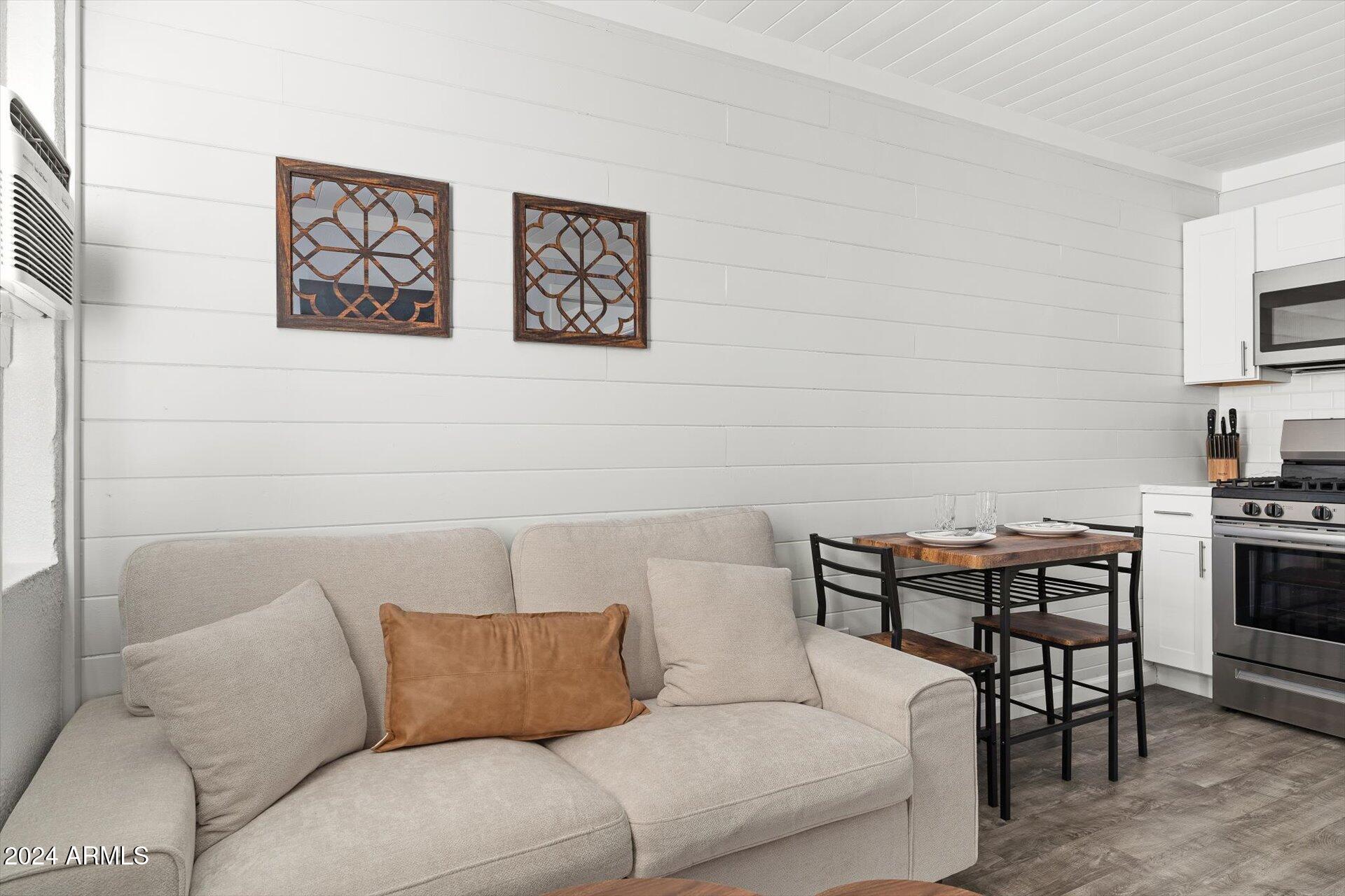 299 S OREGON Street 5