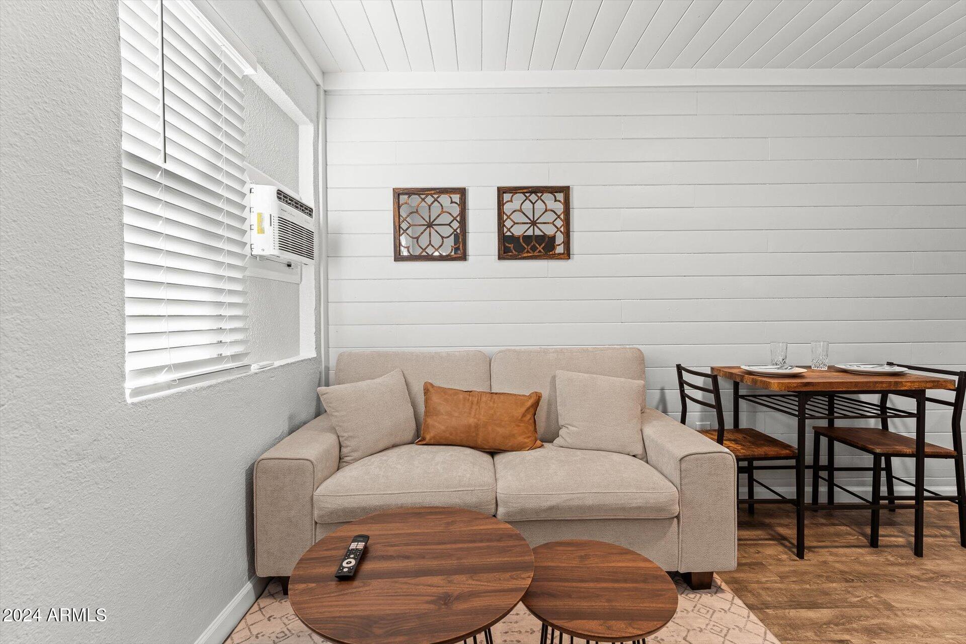 299 S OREGON Street 5