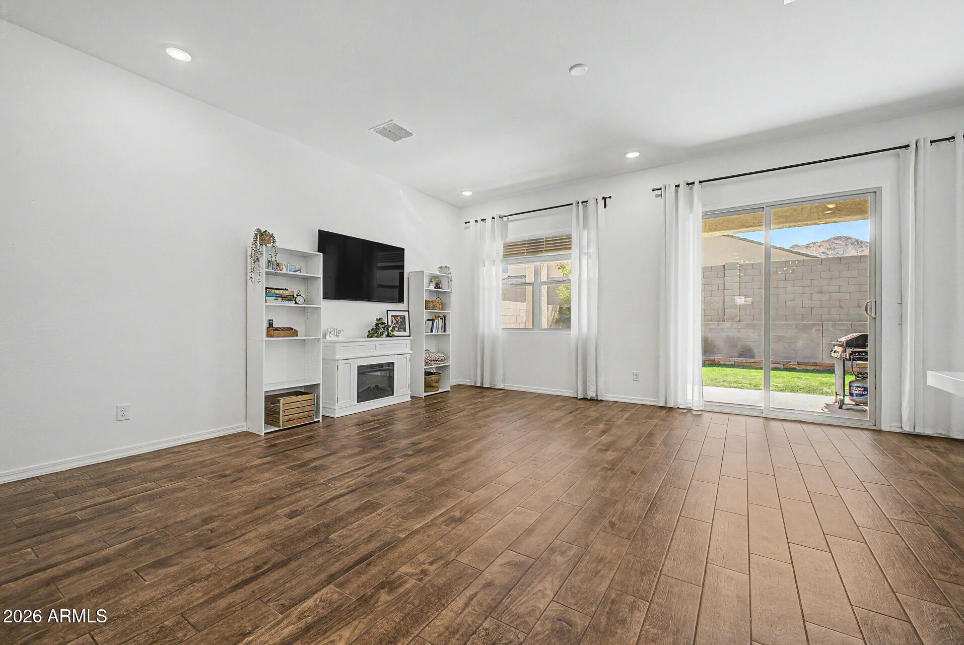 4437 W MOUNTAIN LAURAL Drive