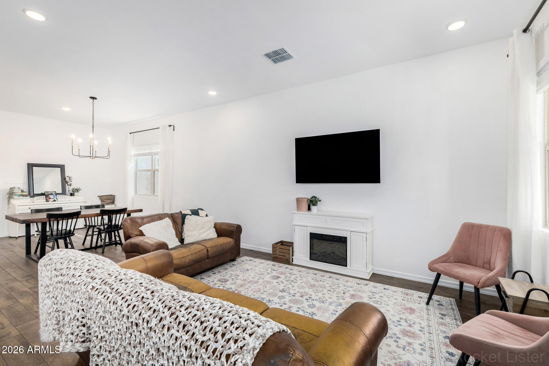 4437 W MOUNTAIN LAURAL Drive