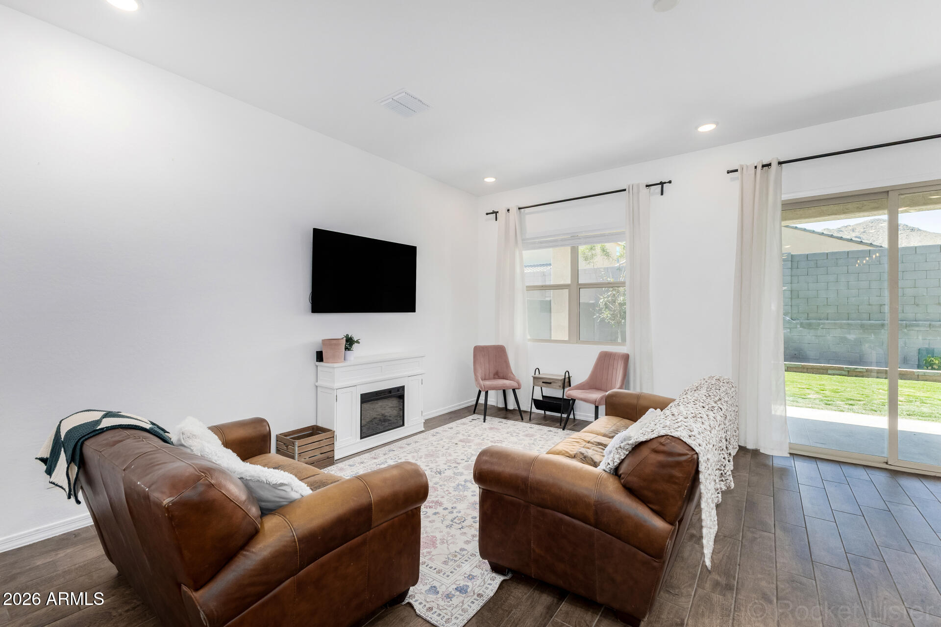 4437 W MOUNTAIN LAURAL Drive