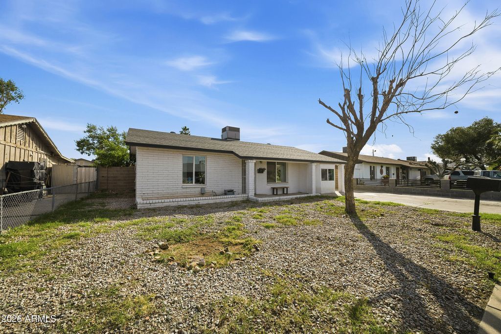 Photo of 7811 W Oregon Avenue, Glendale, AZ 85303 (MLS # 6993872)