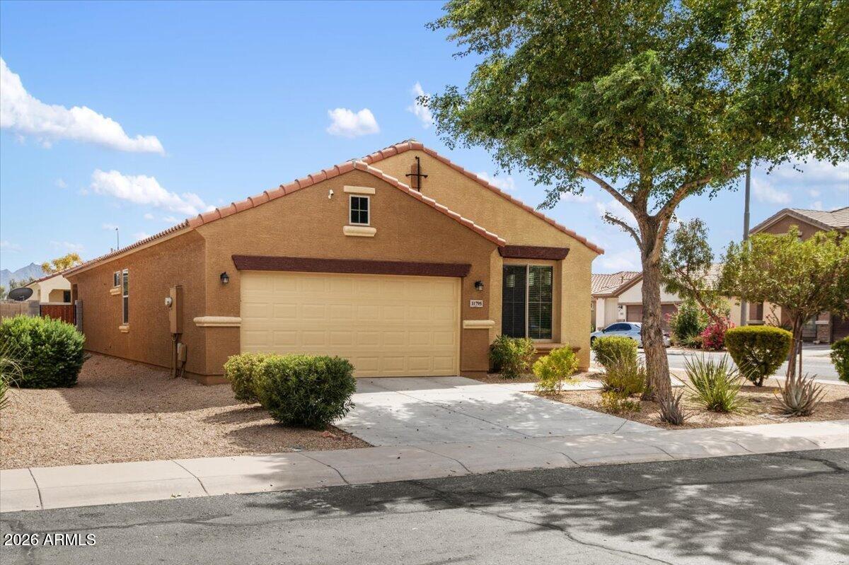 11795 W DAVIS Lane
