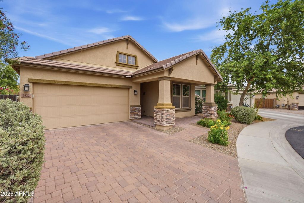 Photo of 2522 E Fawn Drive, Phoenix, AZ 85042 (MLS # 7024587)