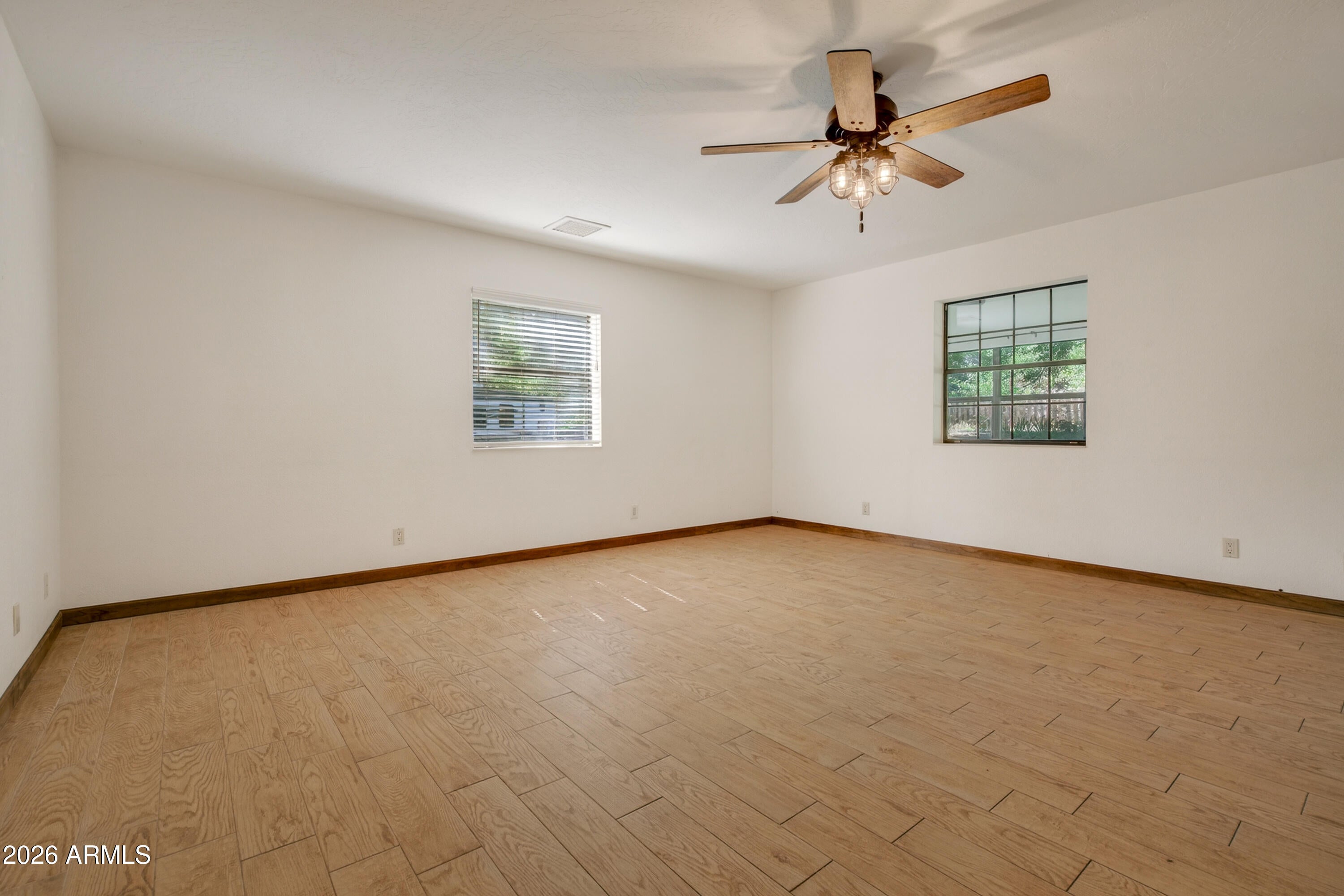4237 E COMANCHE Drive