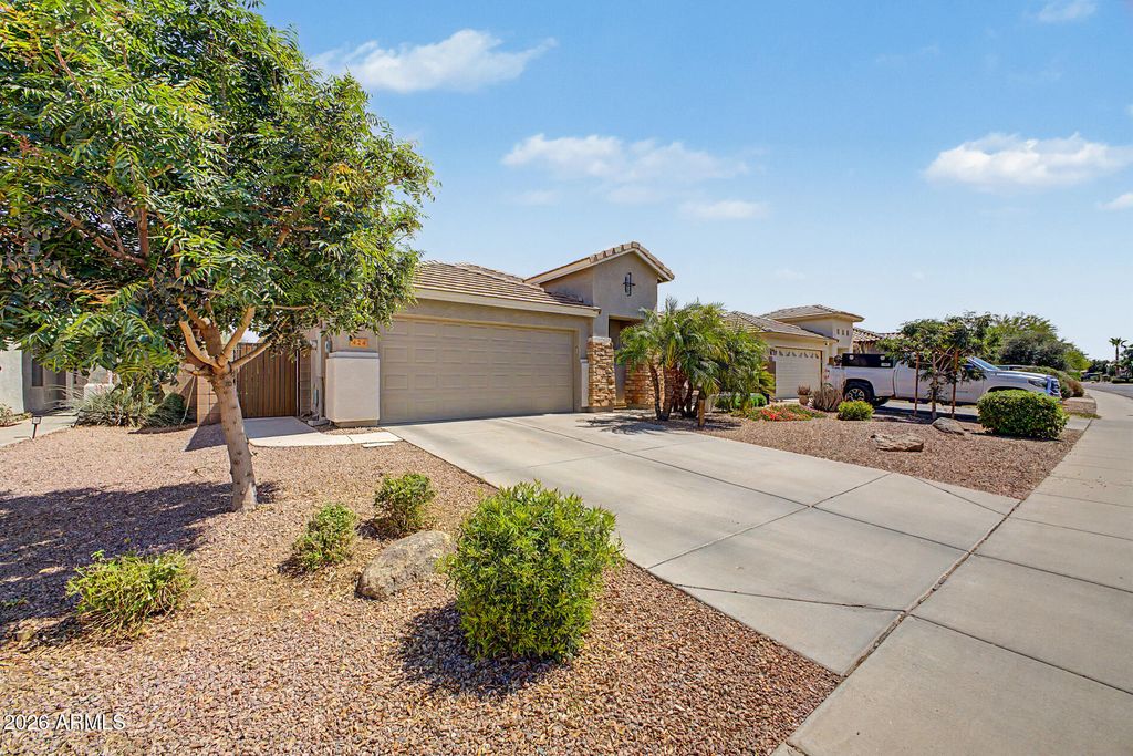Photo of 424 W Holstein Trail, San Tan Valley, AZ 85143 (MLS # 7025895)