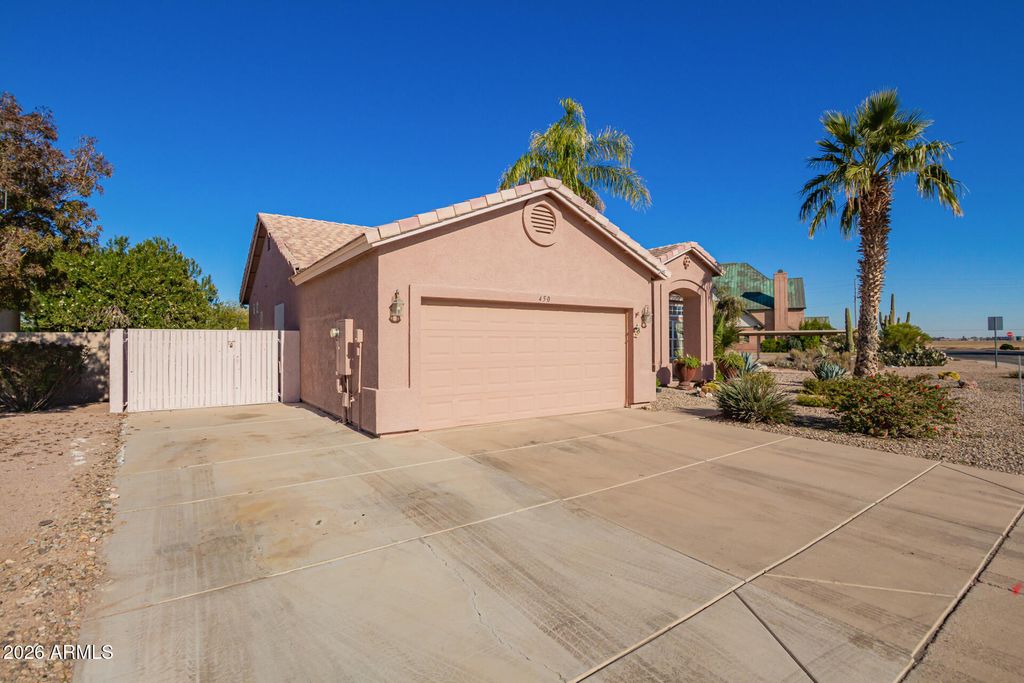 Photo of 450 W Casa Grande Lakes Boulevard, Casa Grande, AZ 85122 (MLS # 6964276)