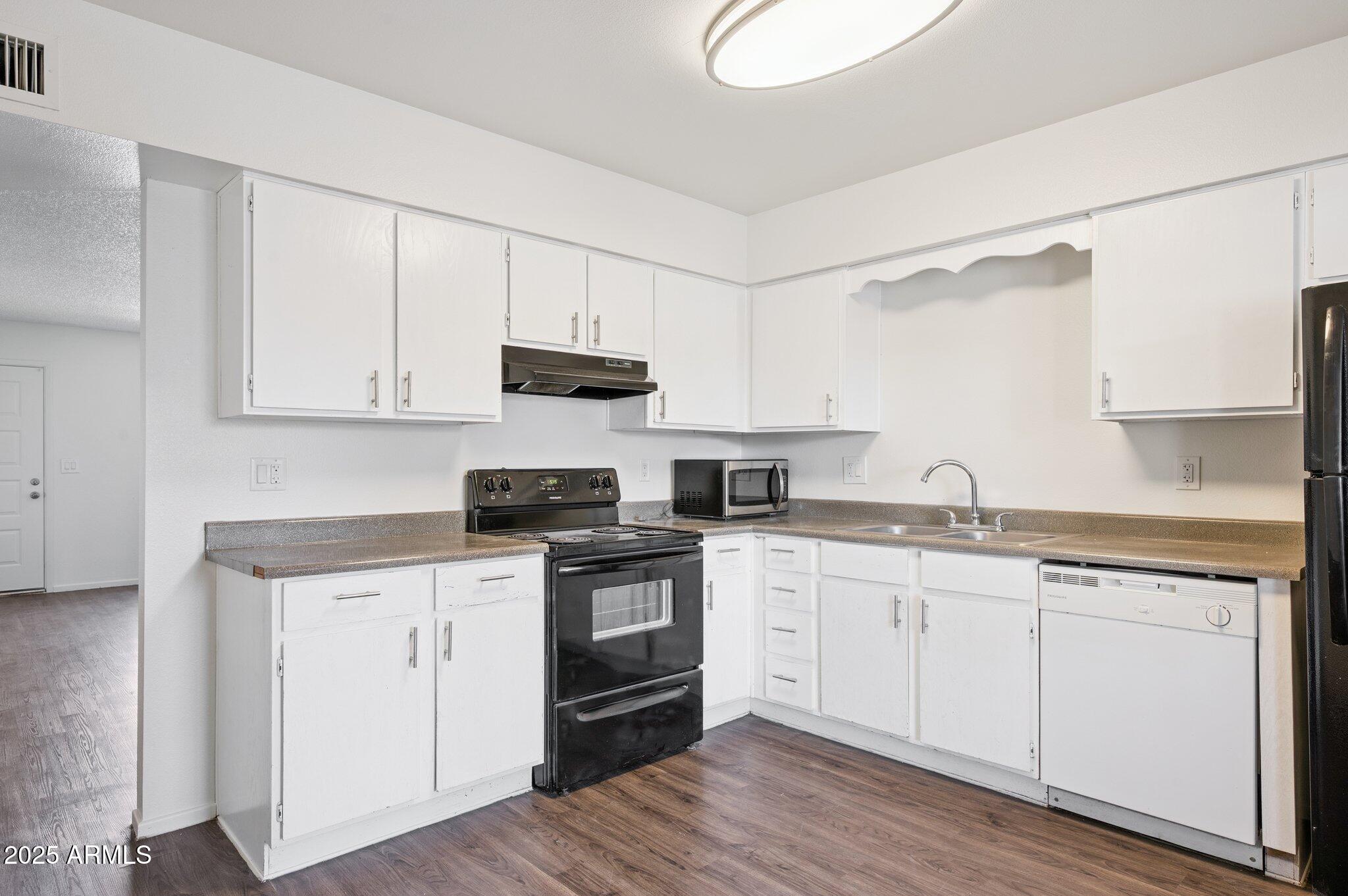 5925 E University Drive Apt 122