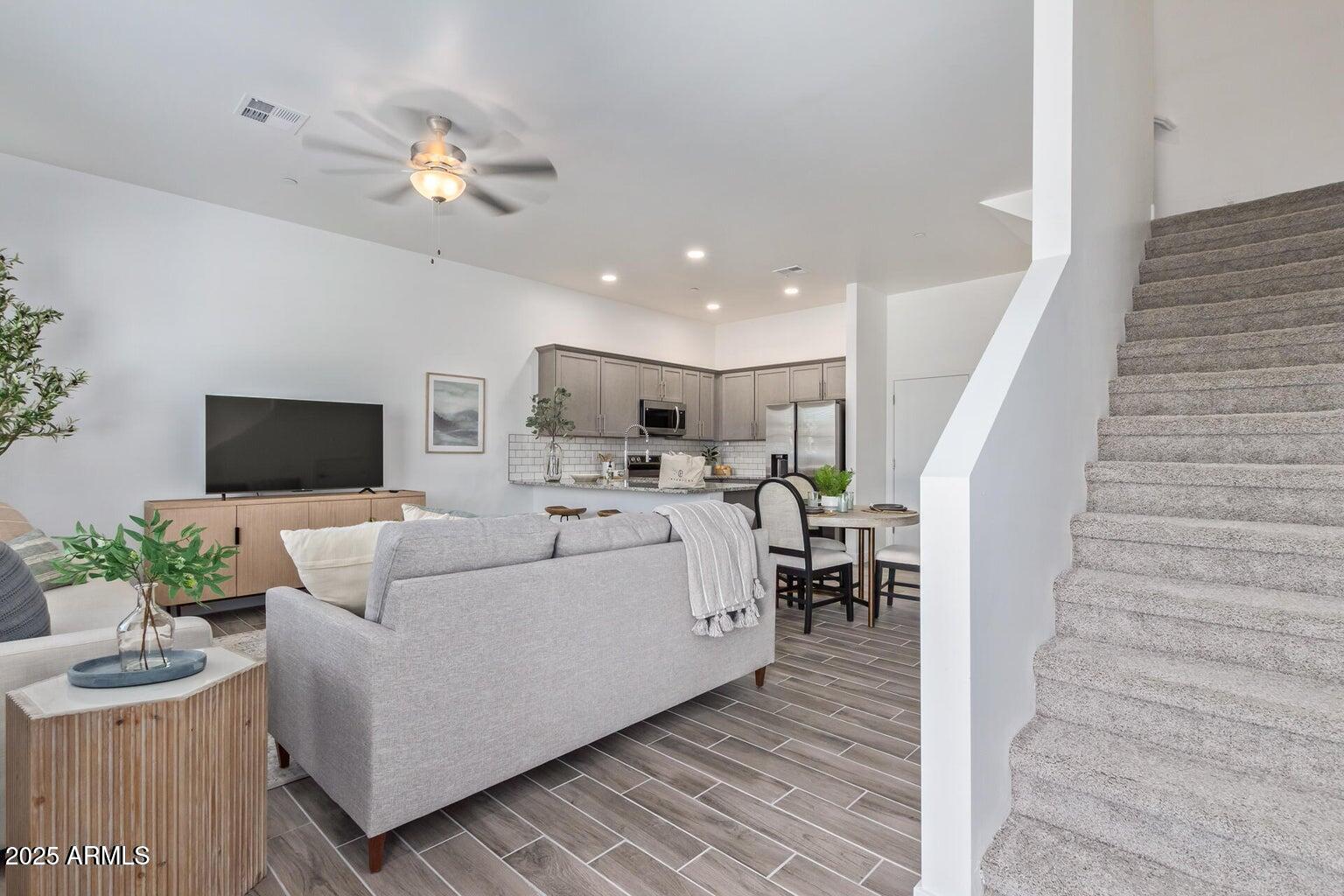 3230 E THOMAS Road 114