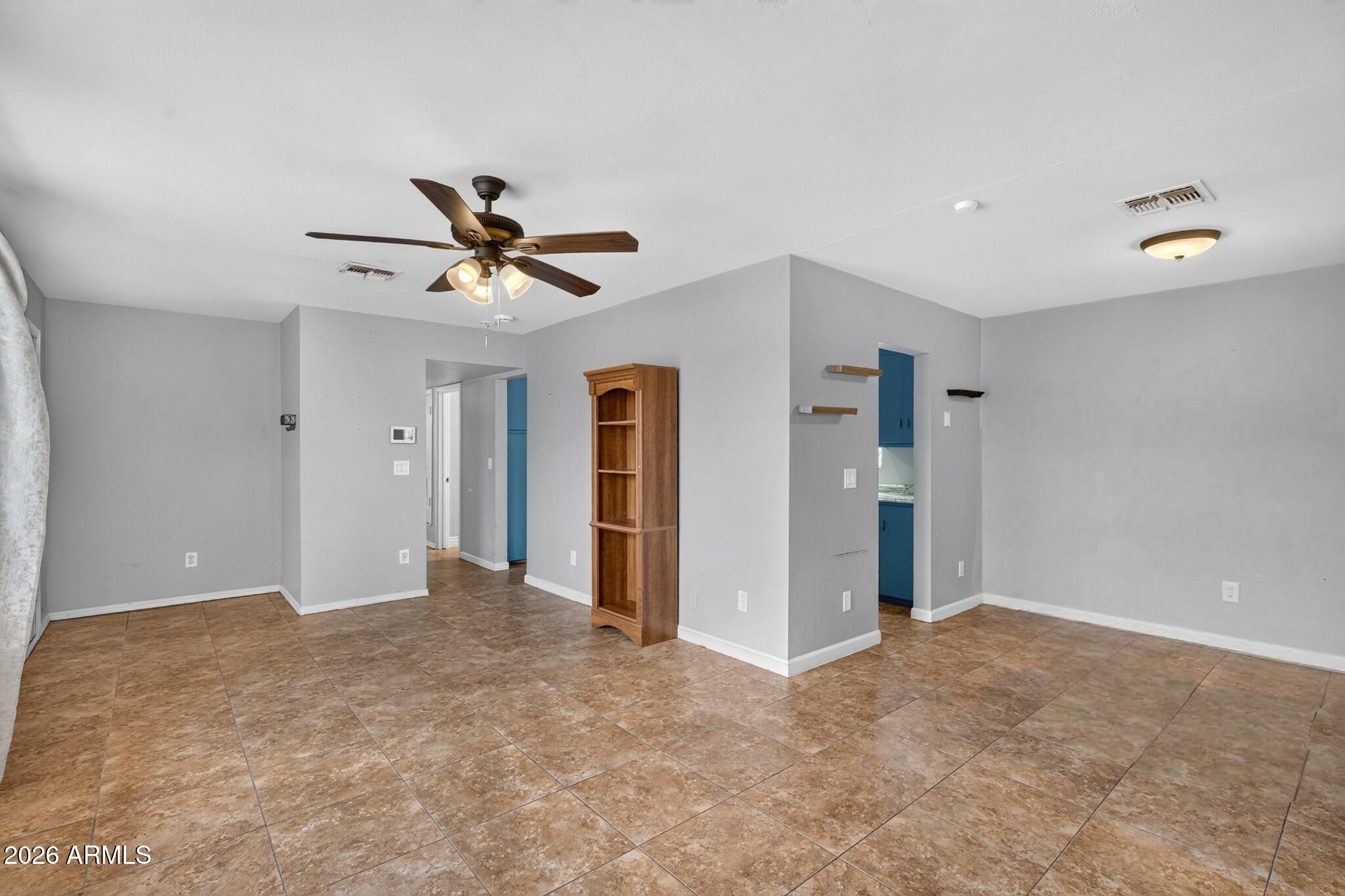 1032 N 27TH Drive