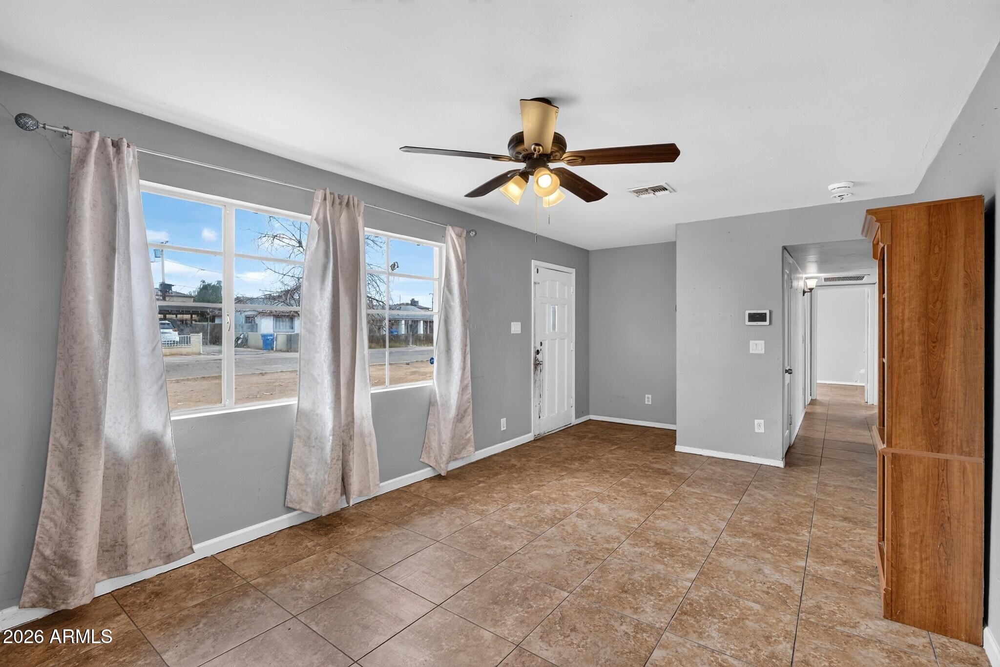1032 N 27TH Drive