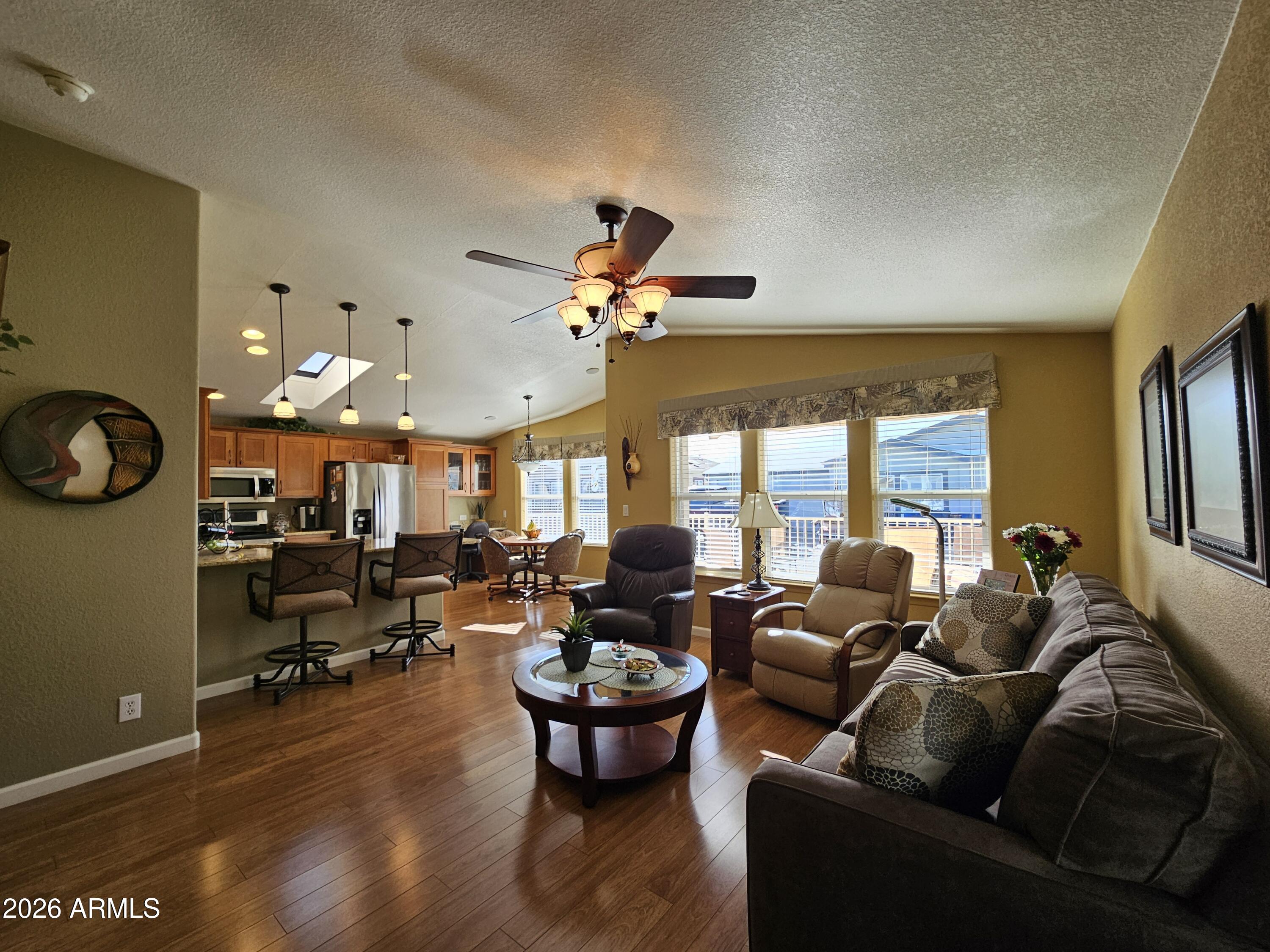 650 N Hawes Road -- 4520