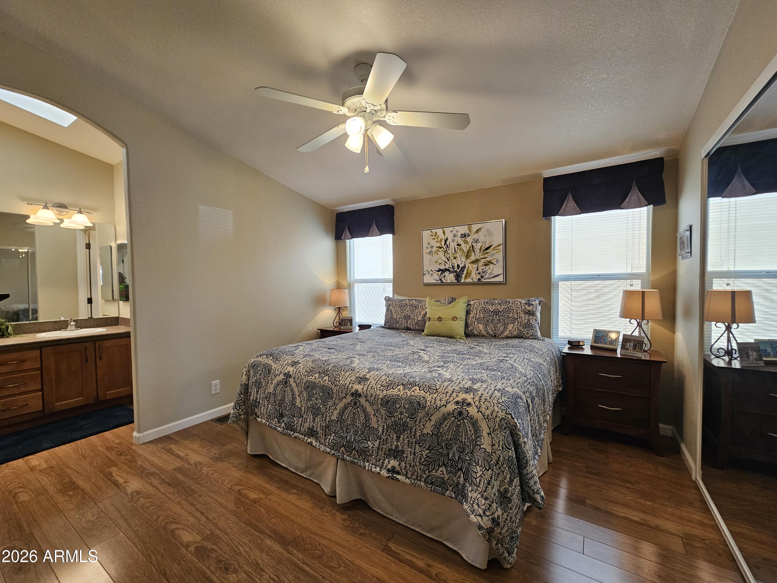 650 N Hawes Road -- 4520