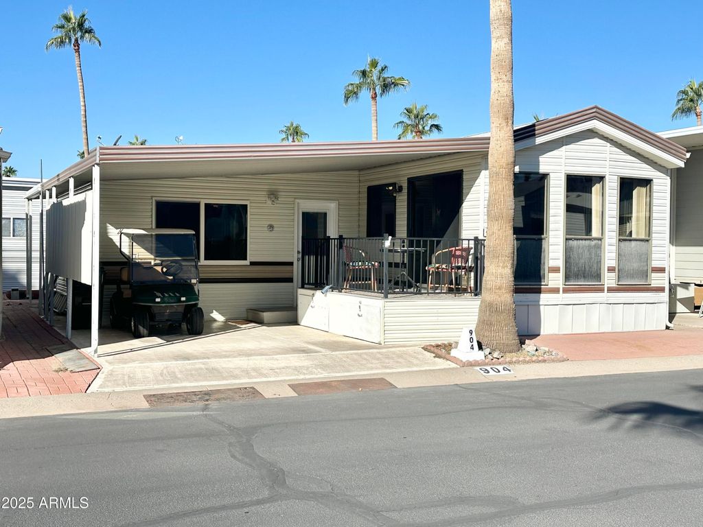 Photo of 904 S Mineshaft Drive, Apache Junction, AZ 85119 (MLS # 6943945)