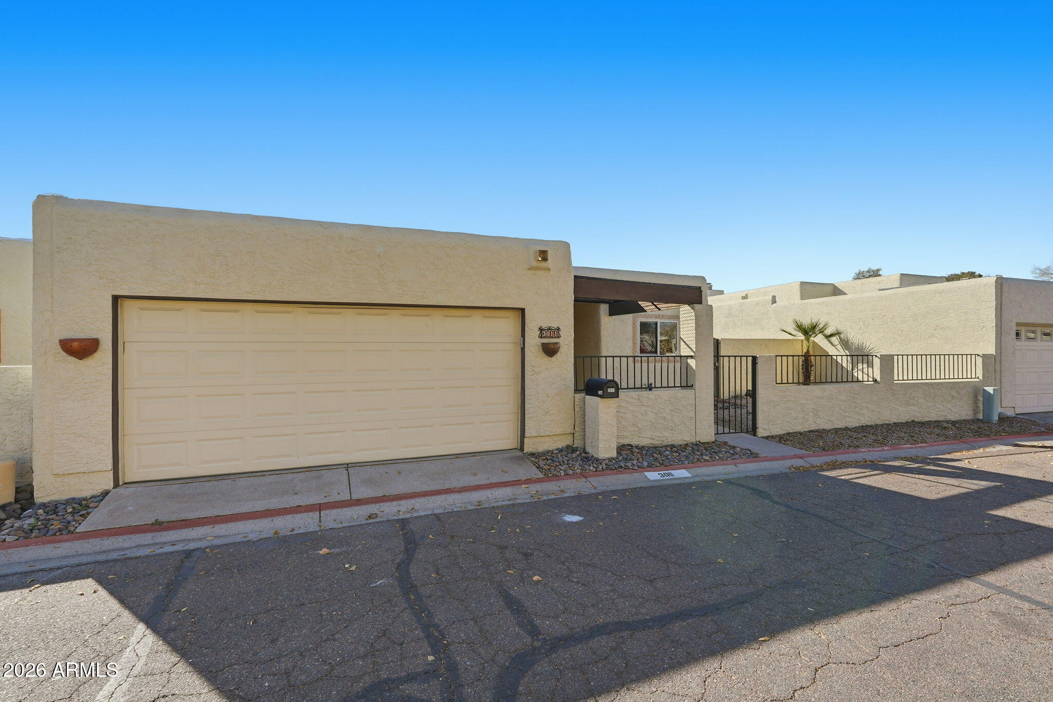 3011 W SIERRA Street