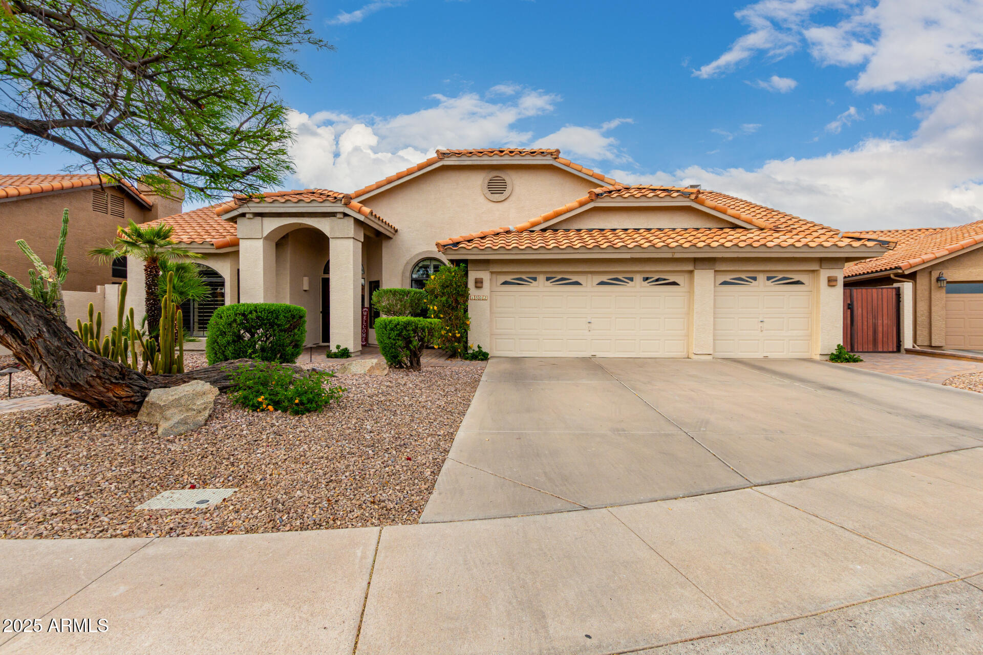 1502 W WAGNER Drive