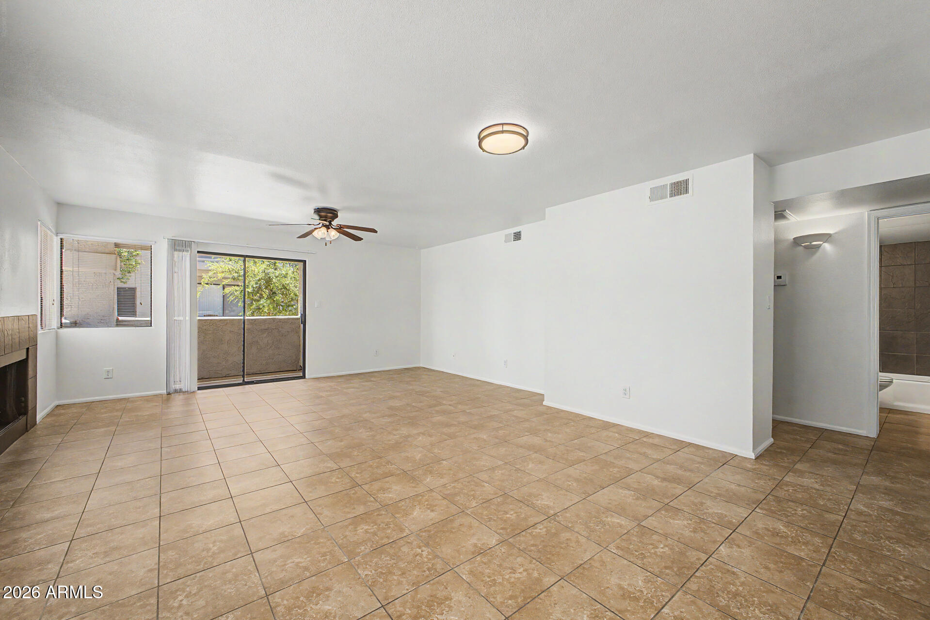 10115 E MOUNTAIN VIEW Road 1011