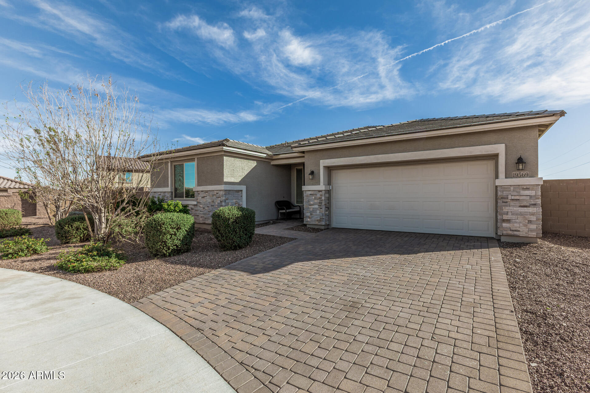 19569 W LEWIS Avenue