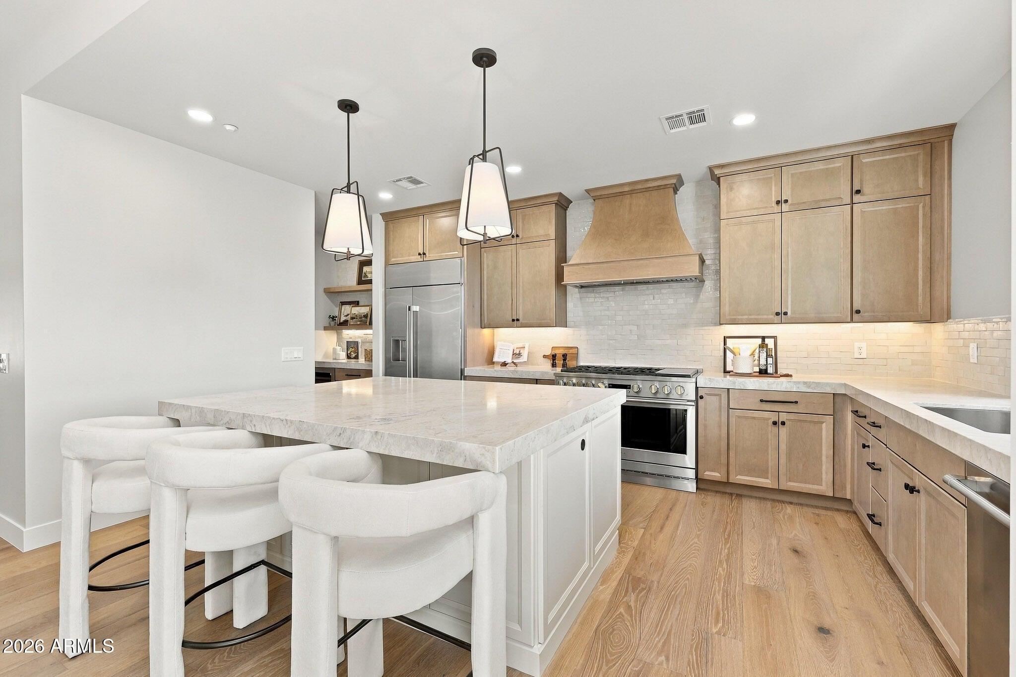 5677 E HEDGEHOG Place