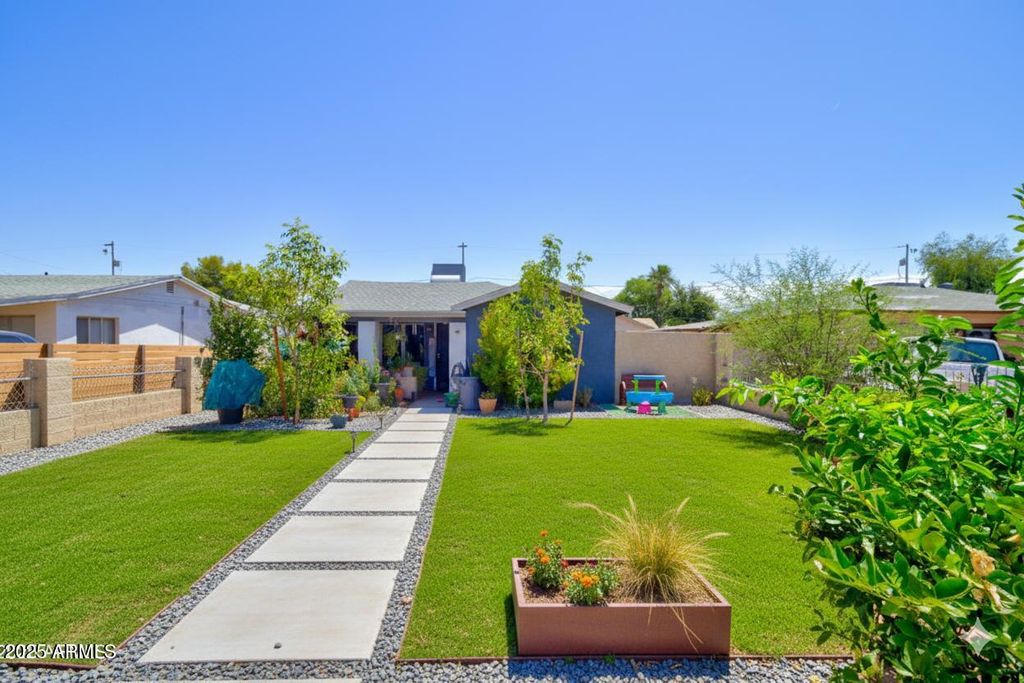Photo of 404 N Morrison Avenue, Casa Grande, AZ 85122 (MLS # 6898713)