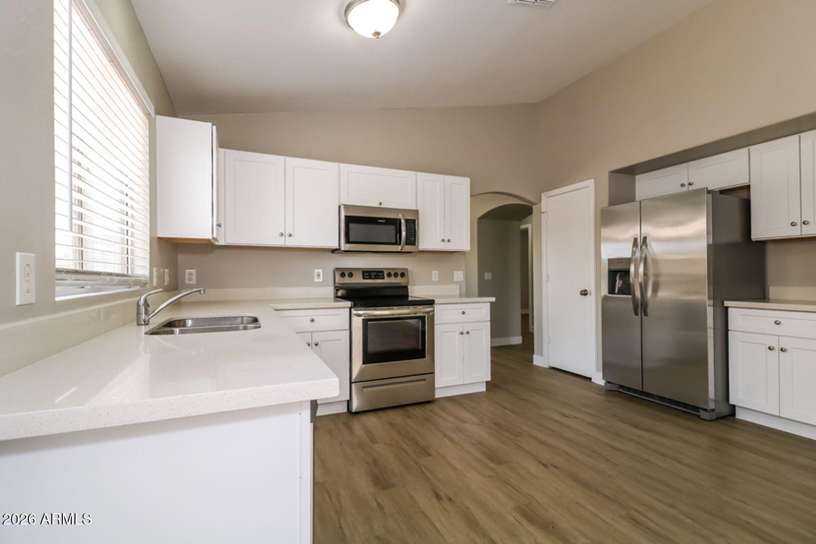 12038 W CORRINE Drive