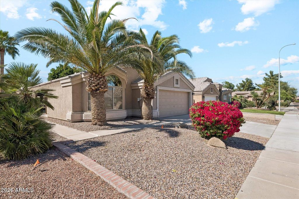 Photo of 868 S Brentwood Place, Chandler, AZ 85224 (MLS # 6986325)