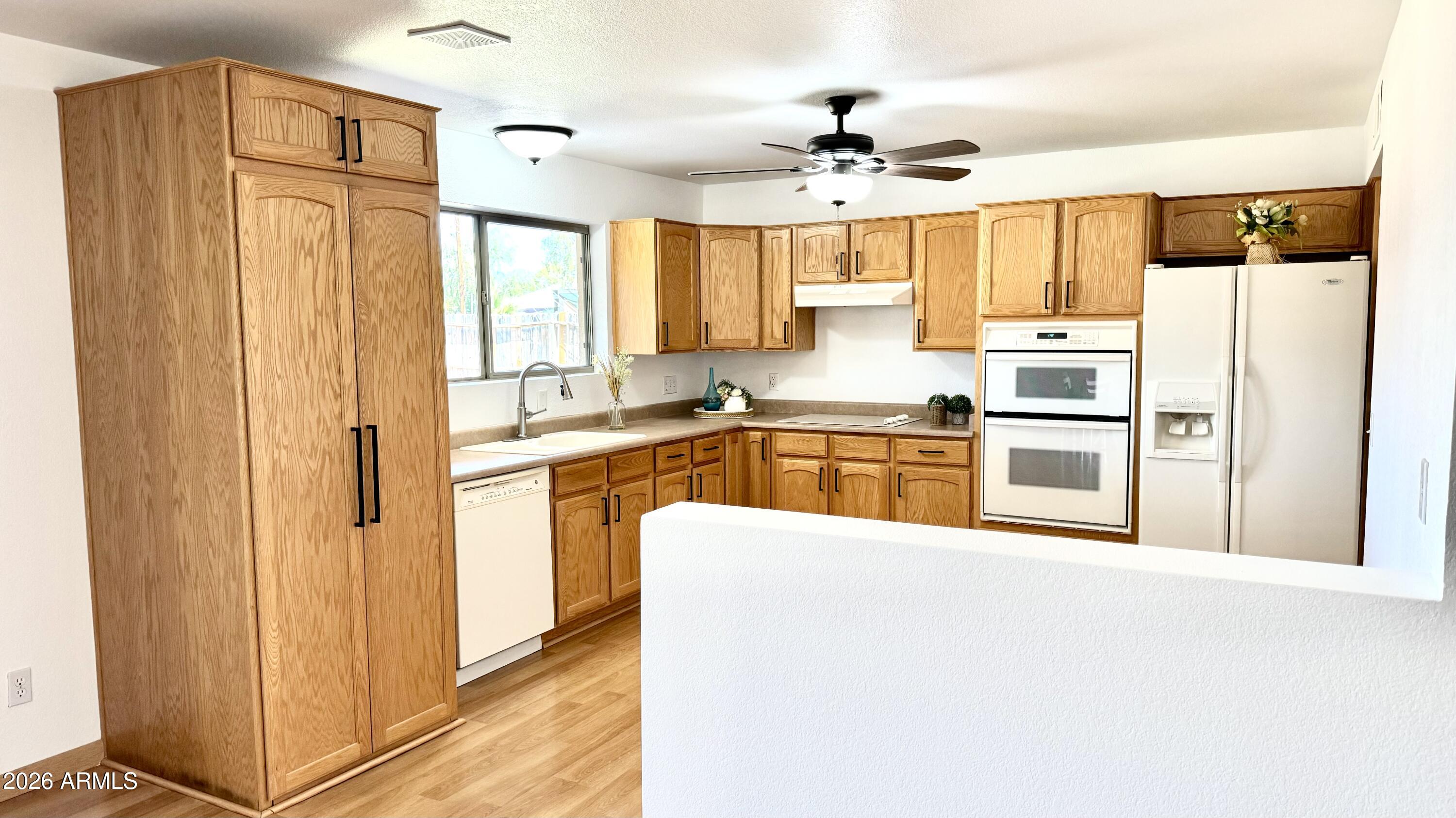 3420 W CLAREMONT Street W