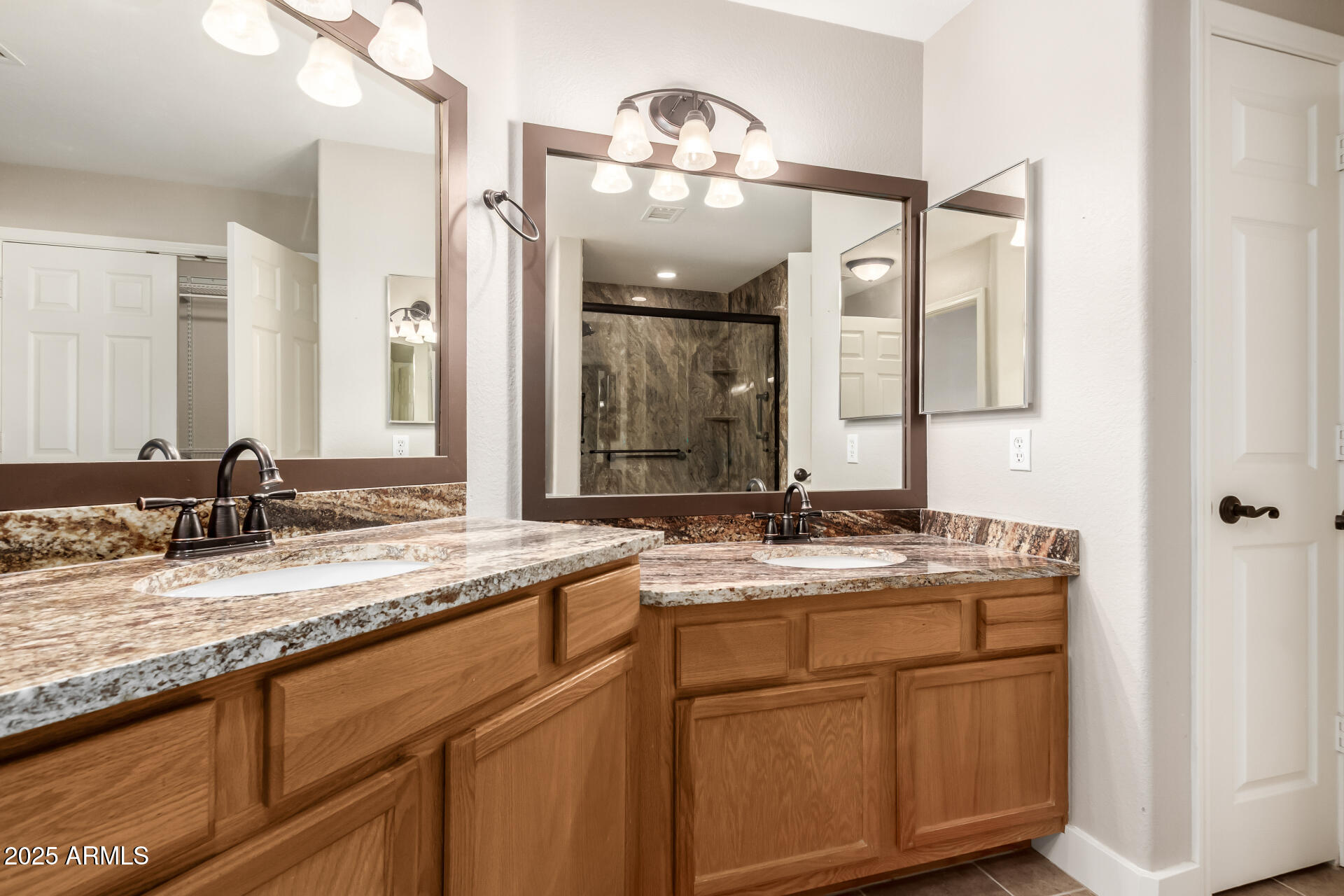 10410 N CAVE CREEK Road 2006