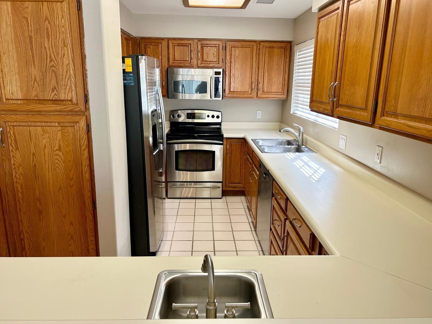 10015 E Mountain View Road Unit 2009