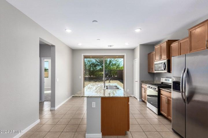 39941 W Williams Way