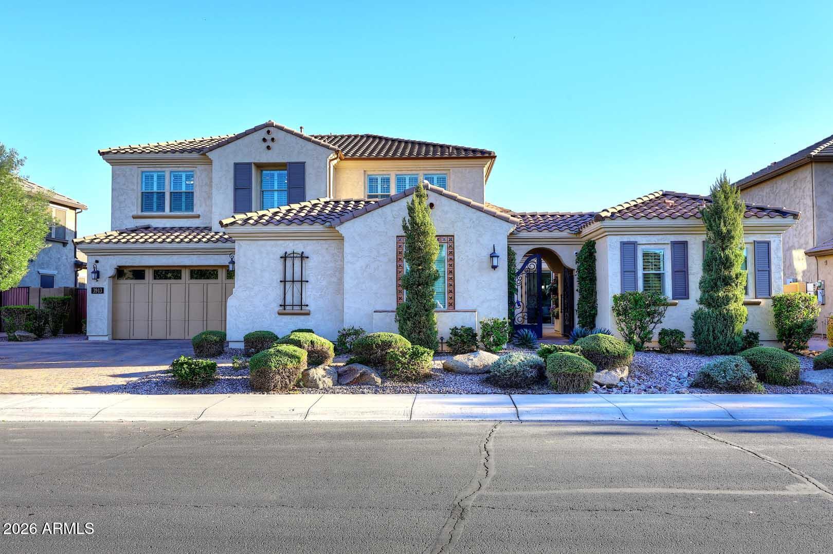 3913 E REDWOOD Place