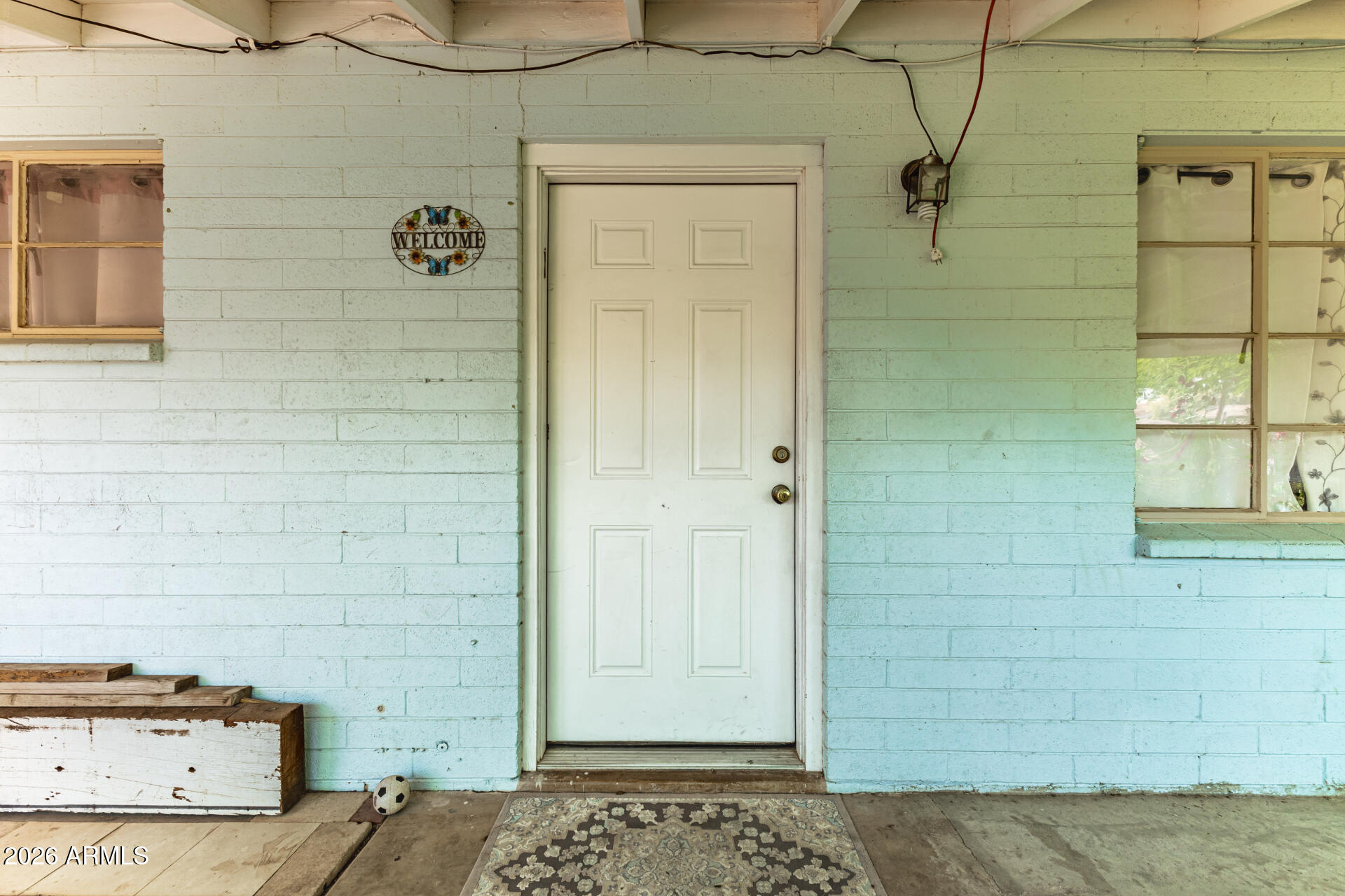 1147 W PEORIA Avenue