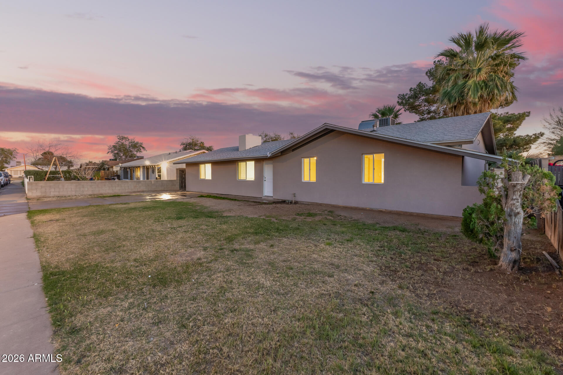 8733 W TURNEY Avenue