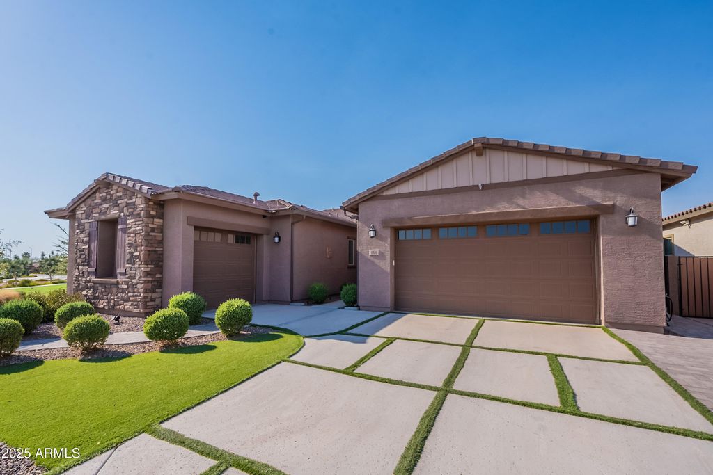 Photo of 164 E Taurus Place, Chandler, AZ 85249 (MLS # 6923119)