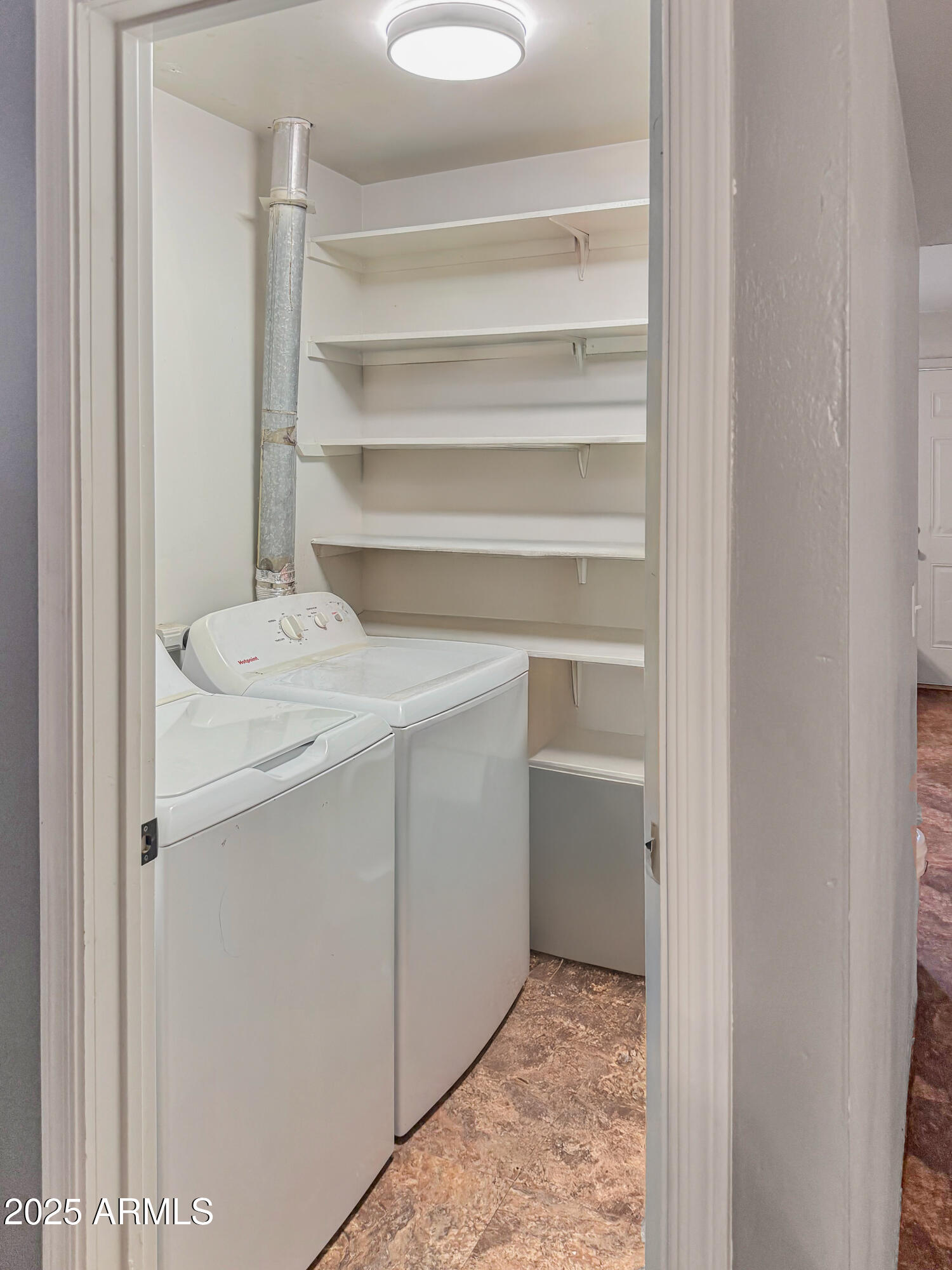 310 312 W 4th Street