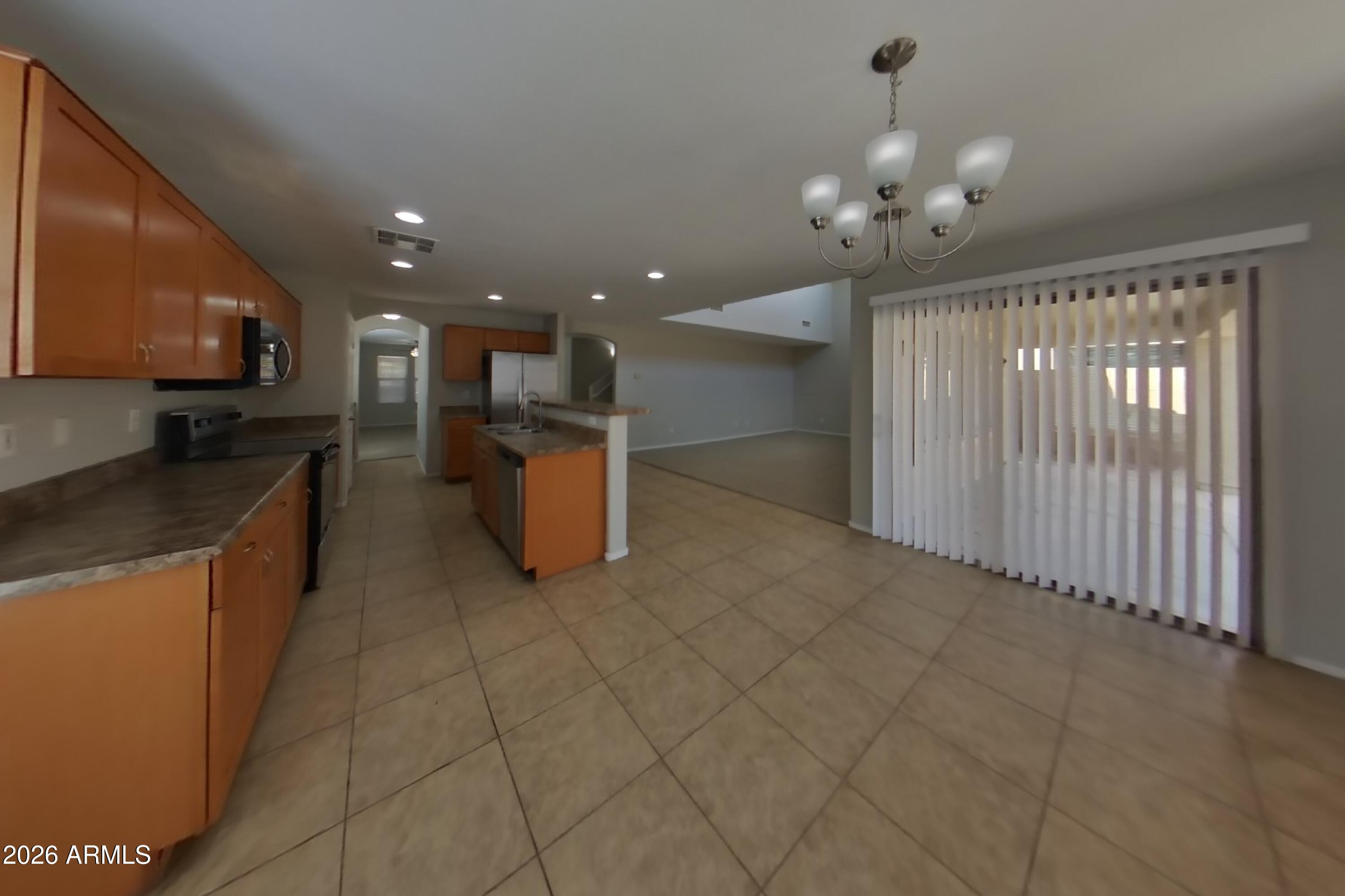 3868 W GOLDMINE MOUNTAIN Drive