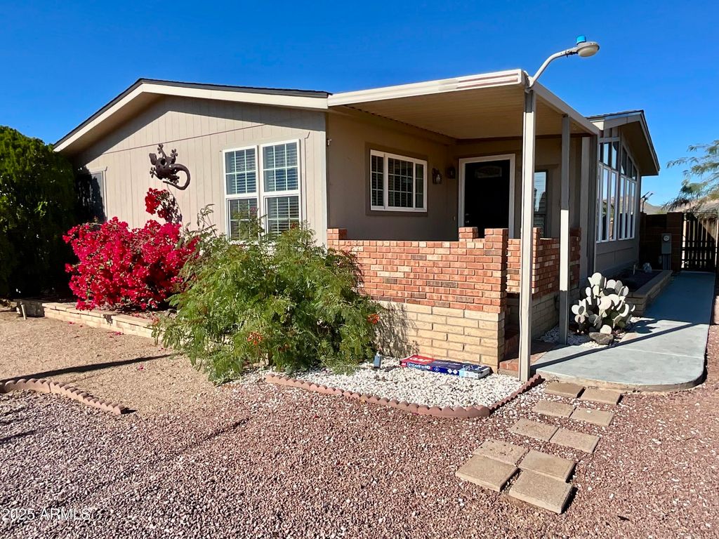 Photo of 322 W Foothill Street, Apache Junction, AZ 85120 (MLS # 6951406)