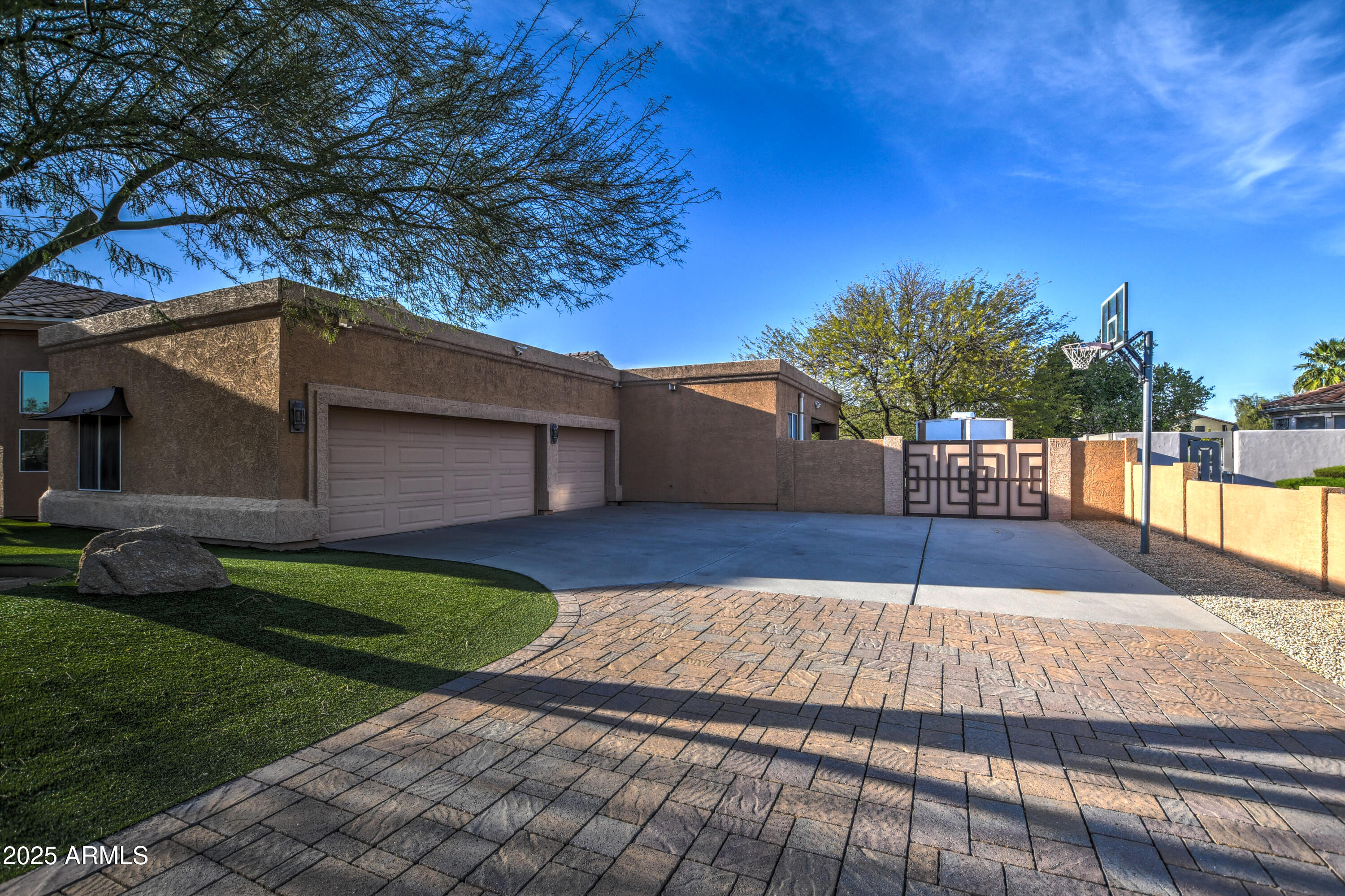 5332 W MISTY WILLOW Lane