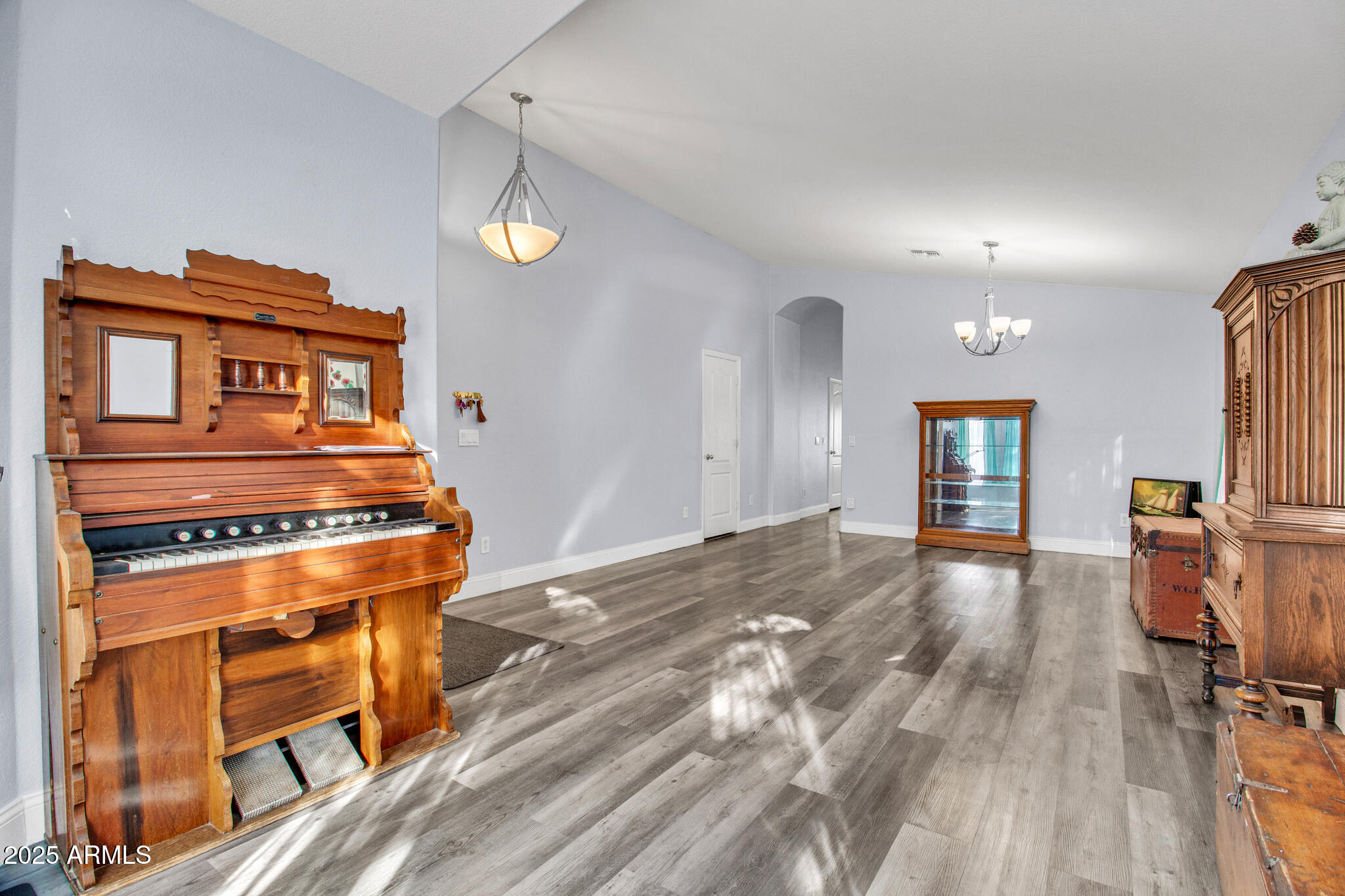 756 E LOVEGRASS Drive