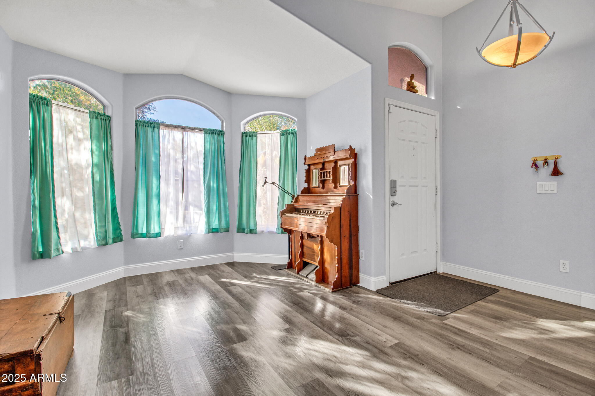 756 E LOVEGRASS Drive