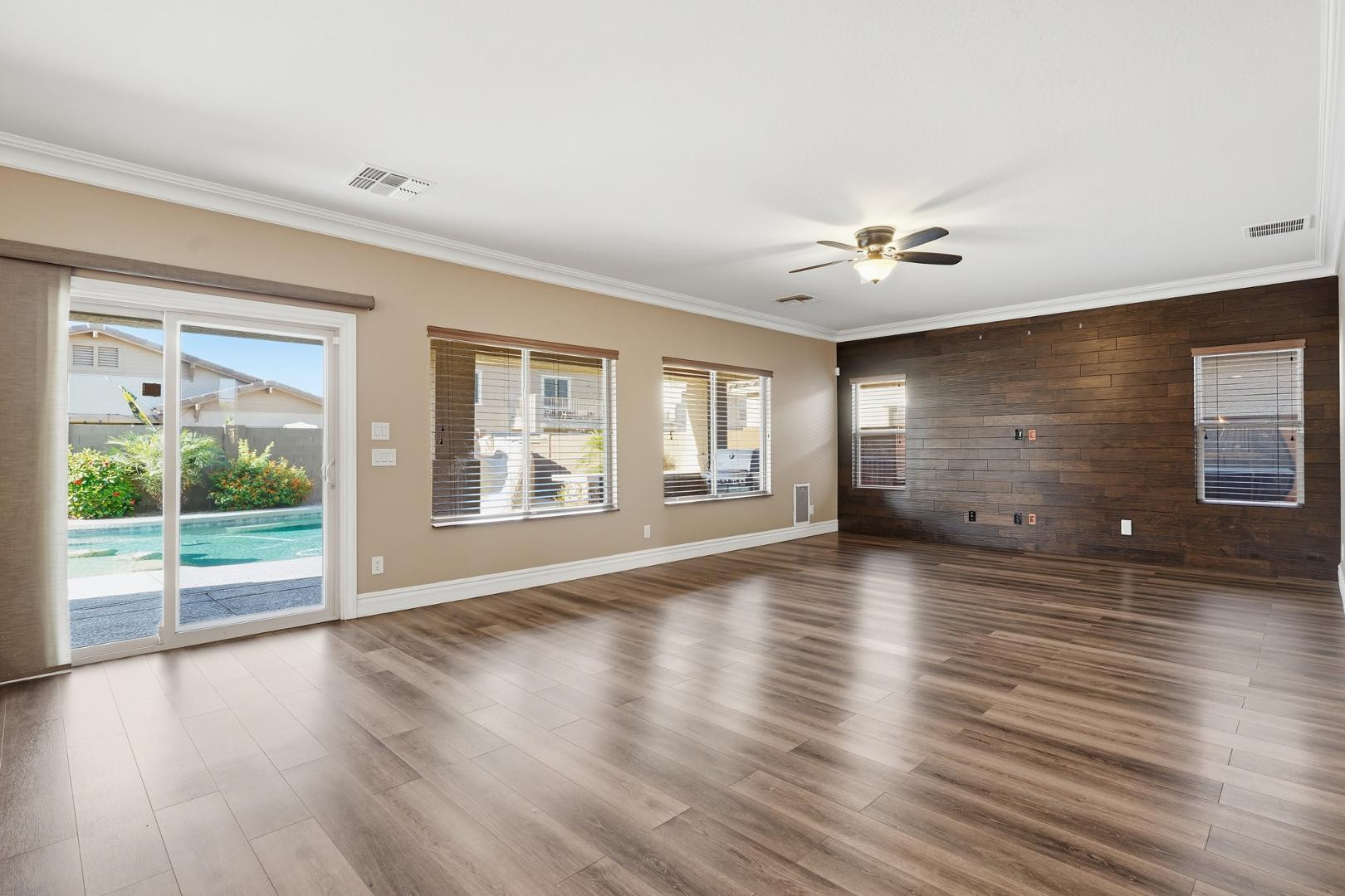 16809 W Magnolia Street