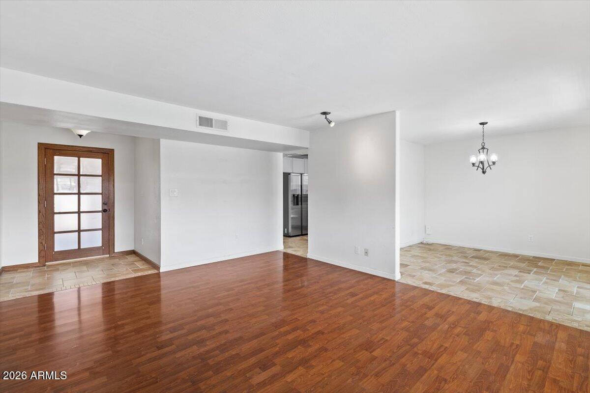 730 N SYCAMORE --