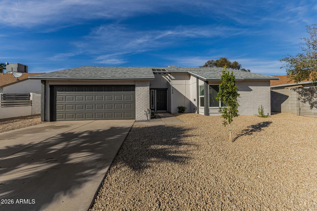 Photo of 7620 W Wolf Street, Phoenix, AZ 85033 (MLS # 6975309)