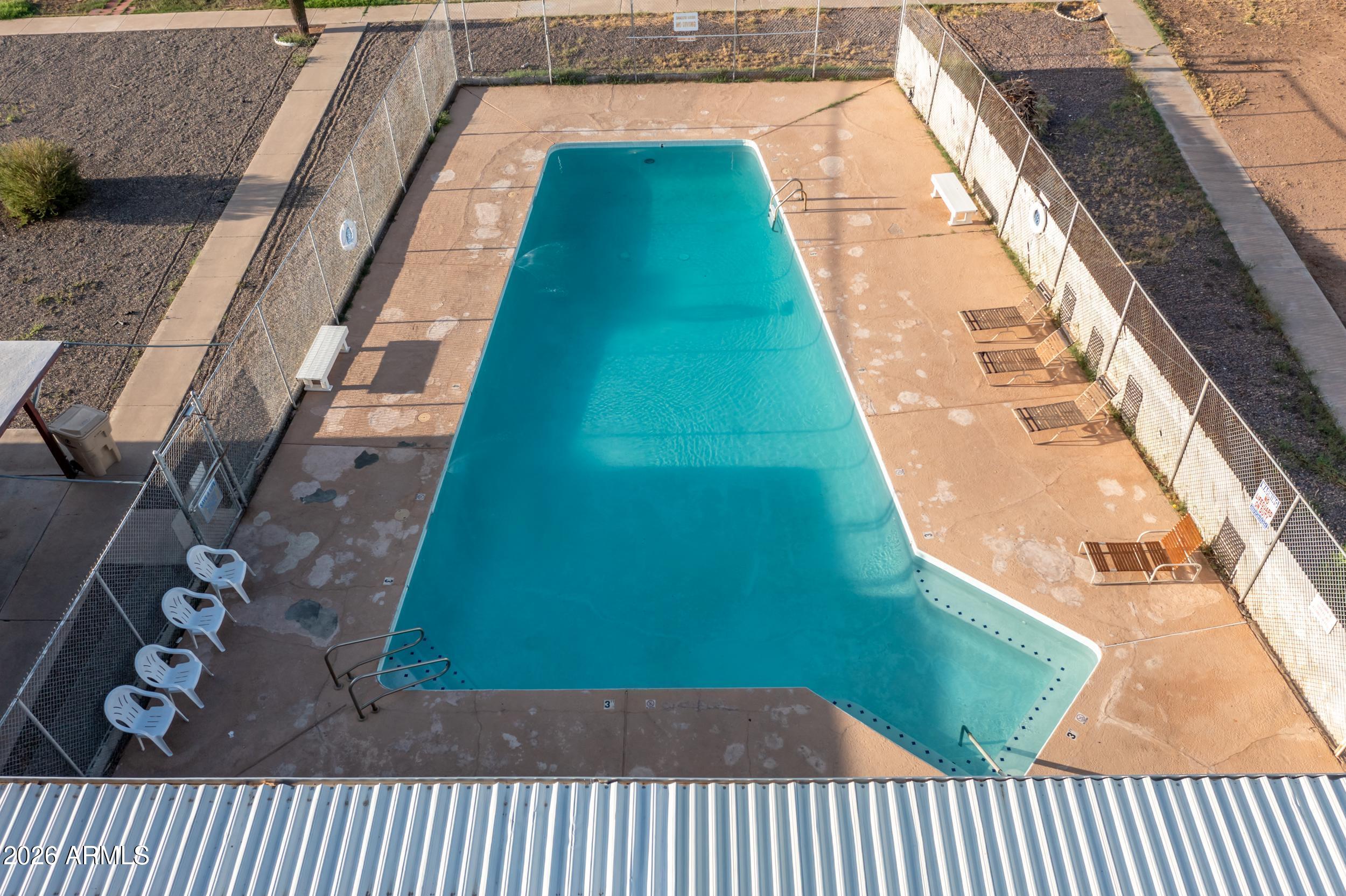 6534 W SUNNYSLOPE Lane