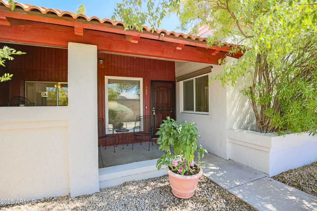 Photo of 10815 W Northern Avenue #102, Glendale, AZ 85307 (MLS # 6925444)