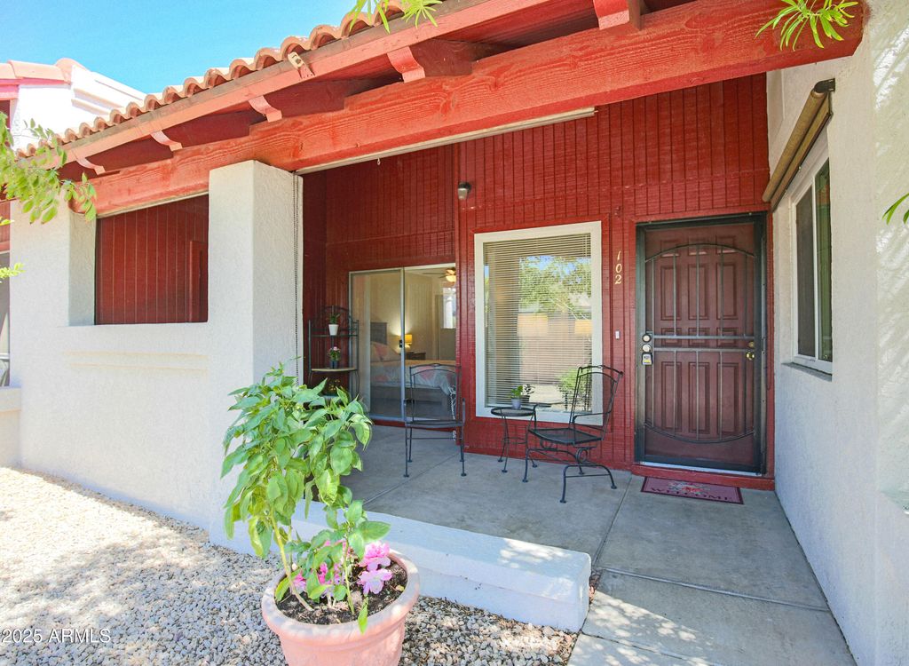 Photo of 10815 W Northern Avenue #102, Glendale, AZ 85307 (MLS # 6925444)