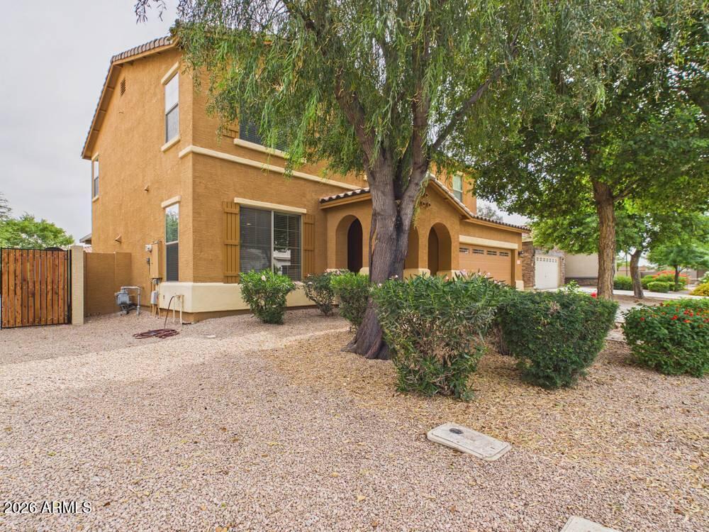 2837 E PALMDALE Lane